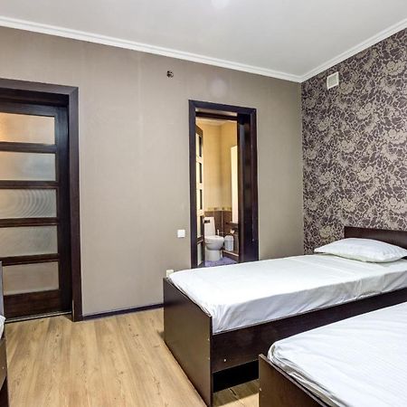 Opera Bed&Breakfast Bishkek Exteriör bild
